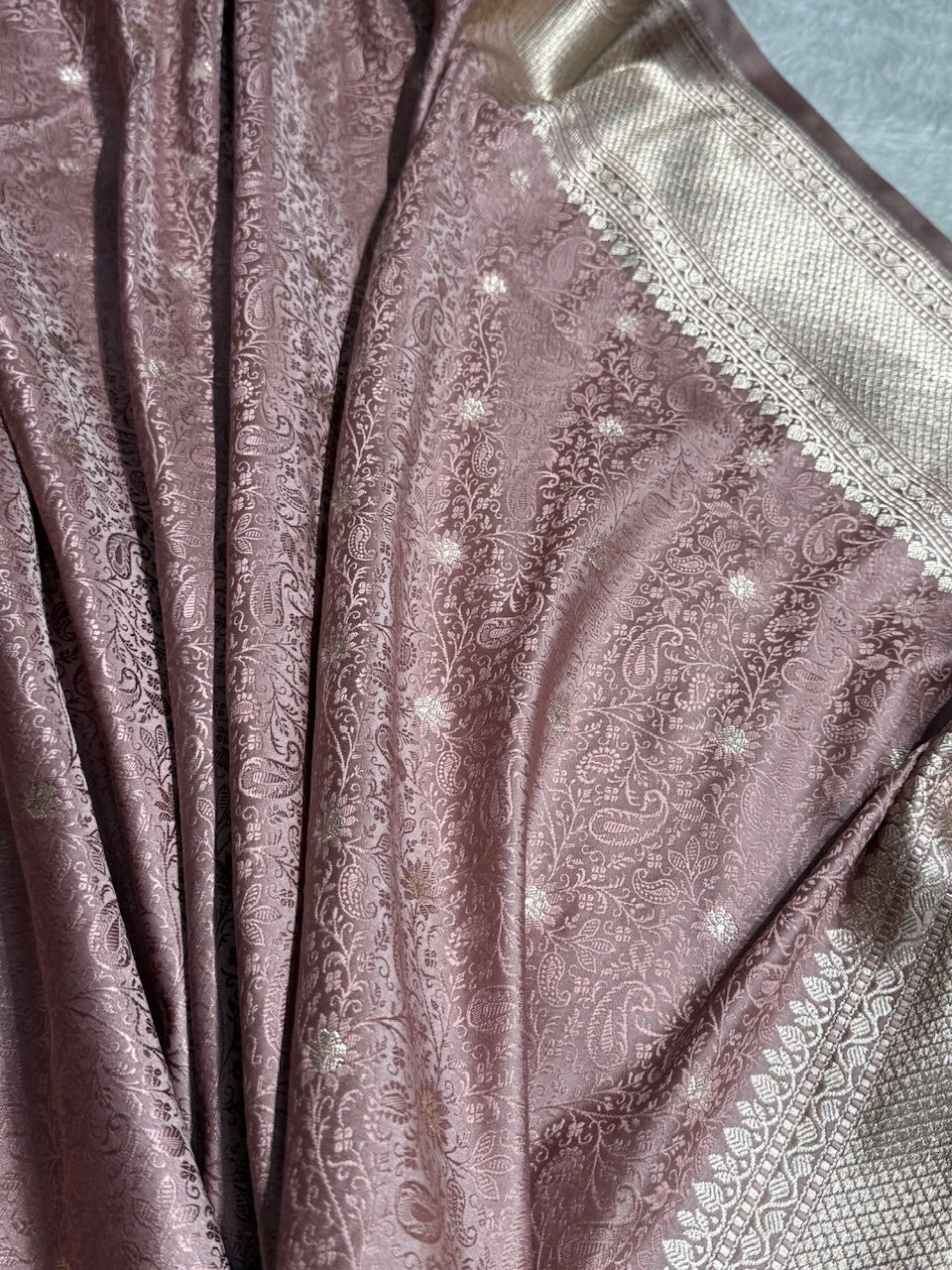 Mauve Shades Tanchoi Motif Mashru Silk Saree