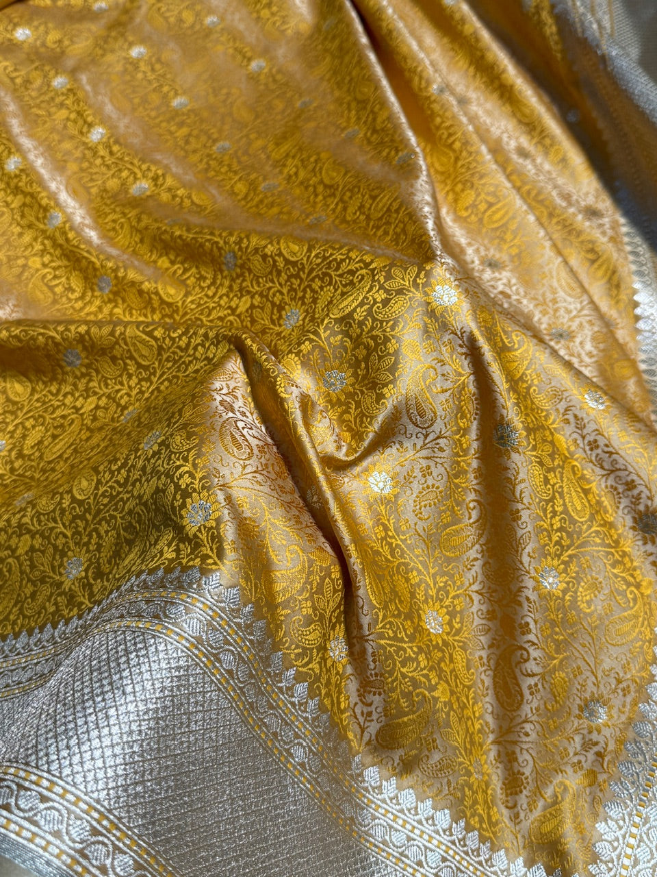 Mustard Shades Tanchoi Motif Mashru Silk Saree