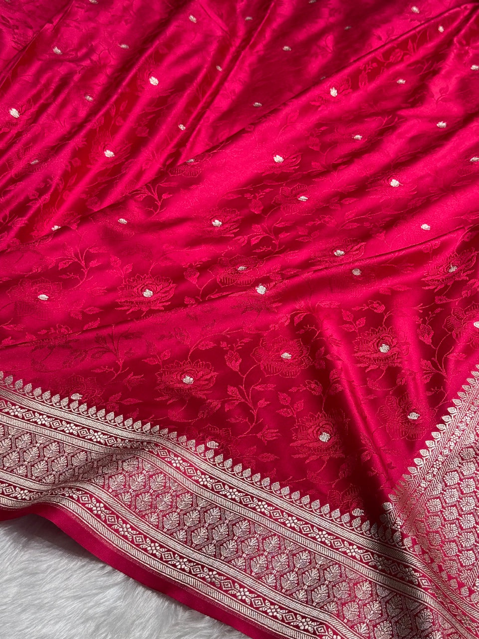 Banarasi Rani Floral Booti Mashru Silk Saree
