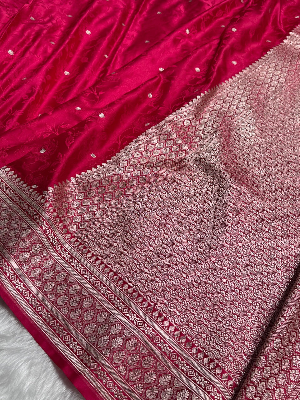 Banarasi Rani Floral Booti Mashru Silk Saree