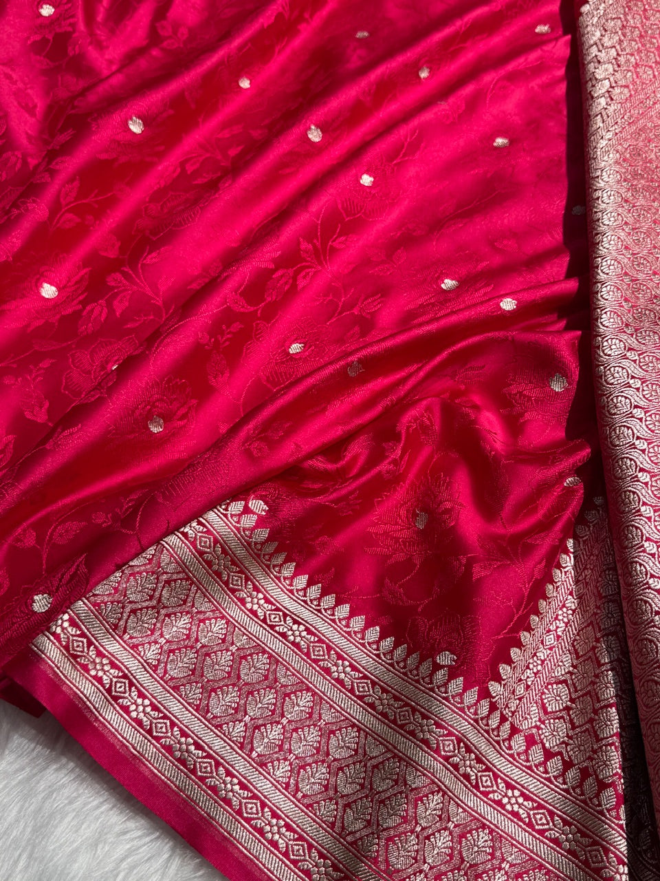 Banarasi Rani Floral Booti Mashru Silk Saree