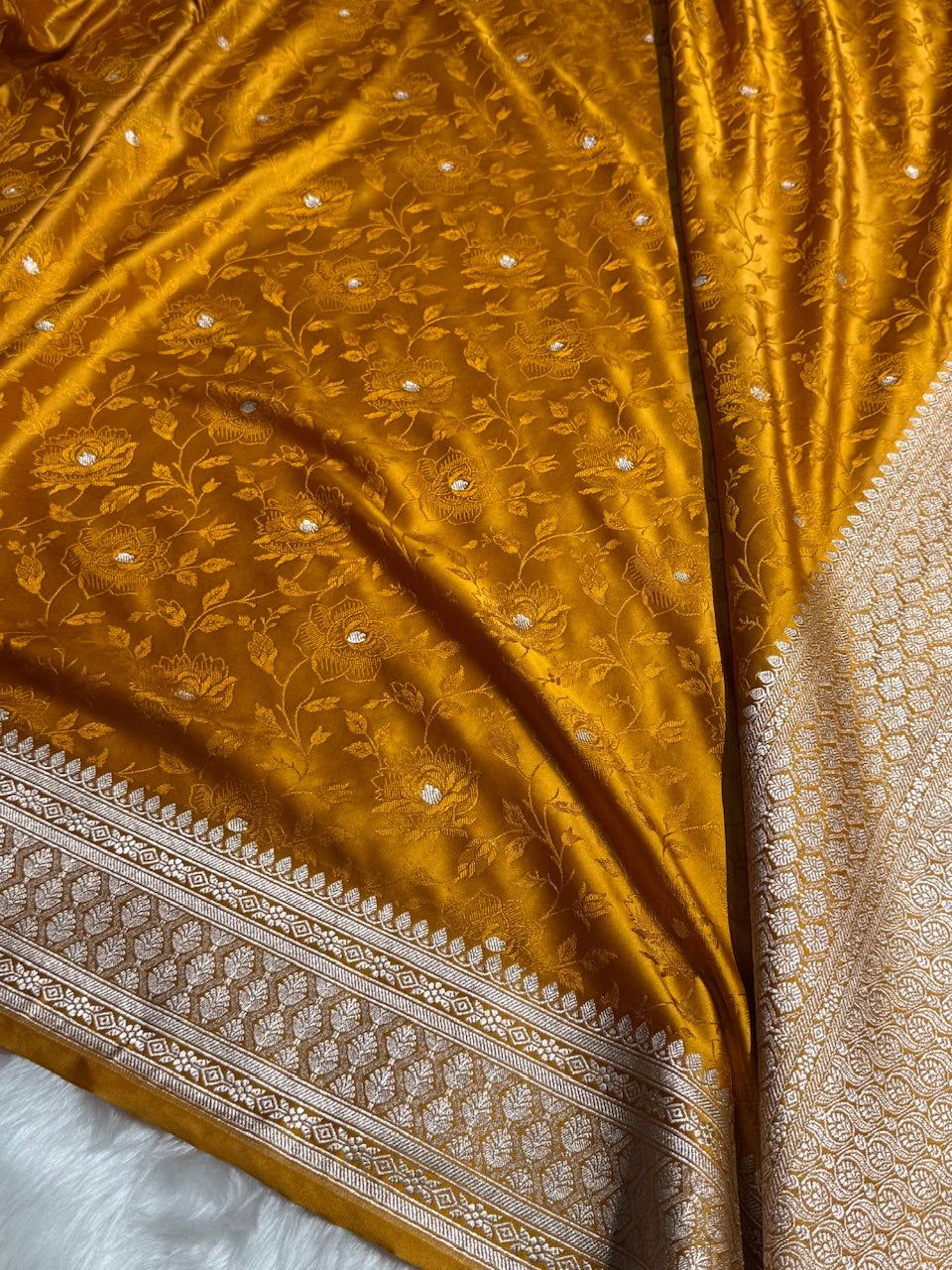 Banarasi Mustard Tanchoi Floral Booti Mashru Silk Saree