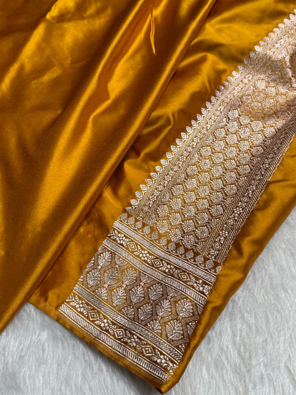 Banarasi Mustard Tanchoi Floral Booti Mashru Silk Saree
