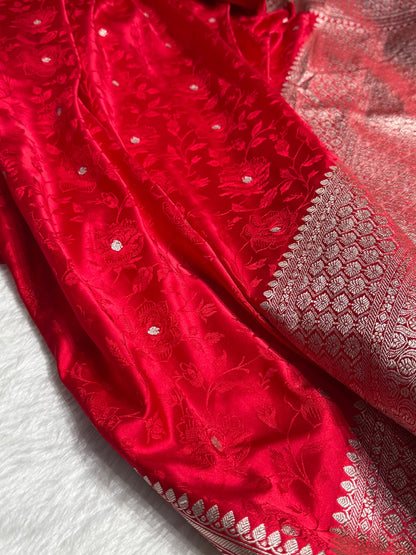 Banarasi Tanchoi Red Floral Booti Mashru Silk Saree