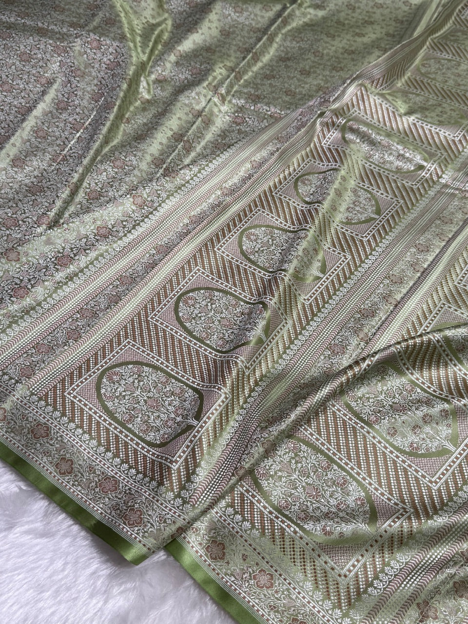 Light Pista Jamawar Tanchoi Katan Silk Saree SKTM-14