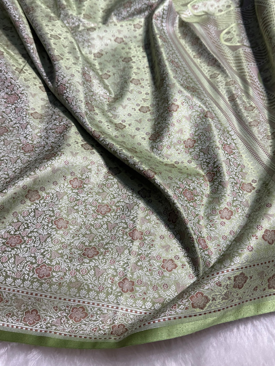 Light Pista Jamawar Tanchoi Katan Silk Saree SKTM-14