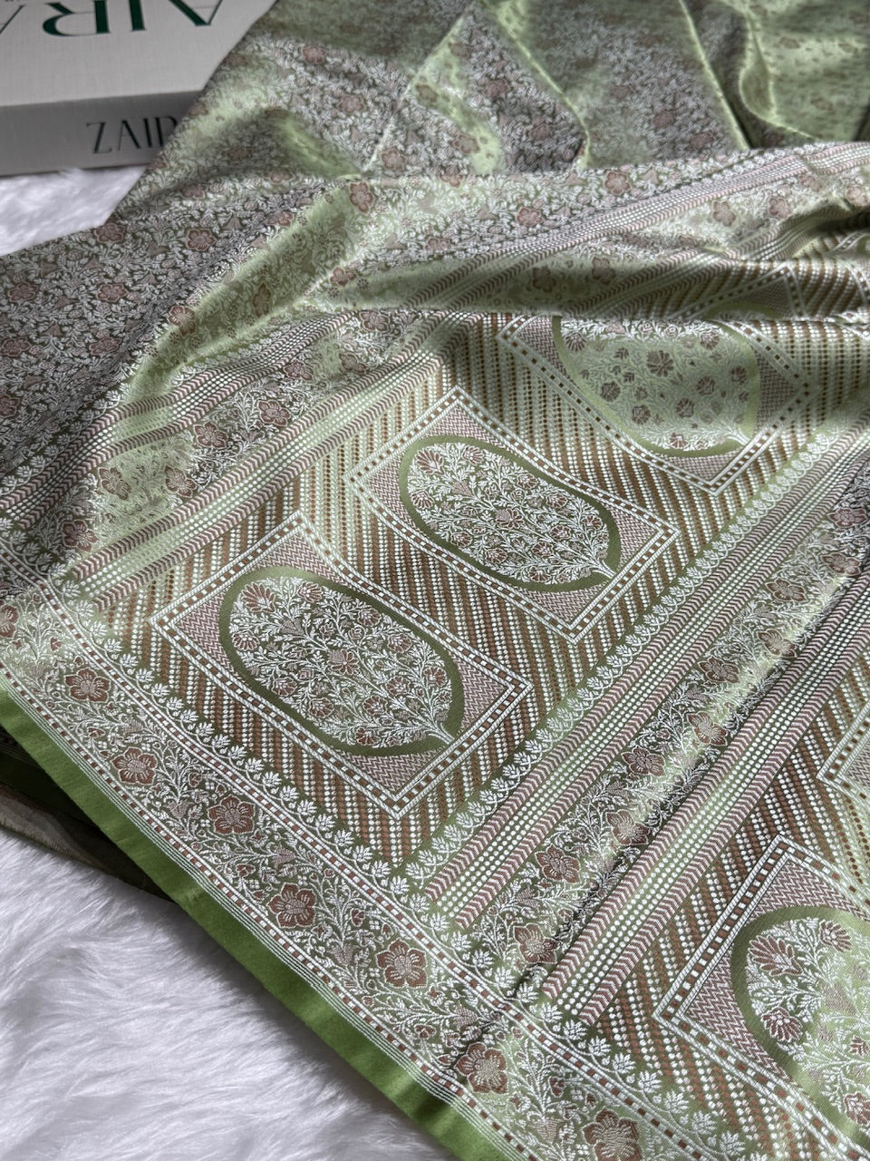 Light Pista Jamawar Tanchoi Katan Silk Saree SKTM-14