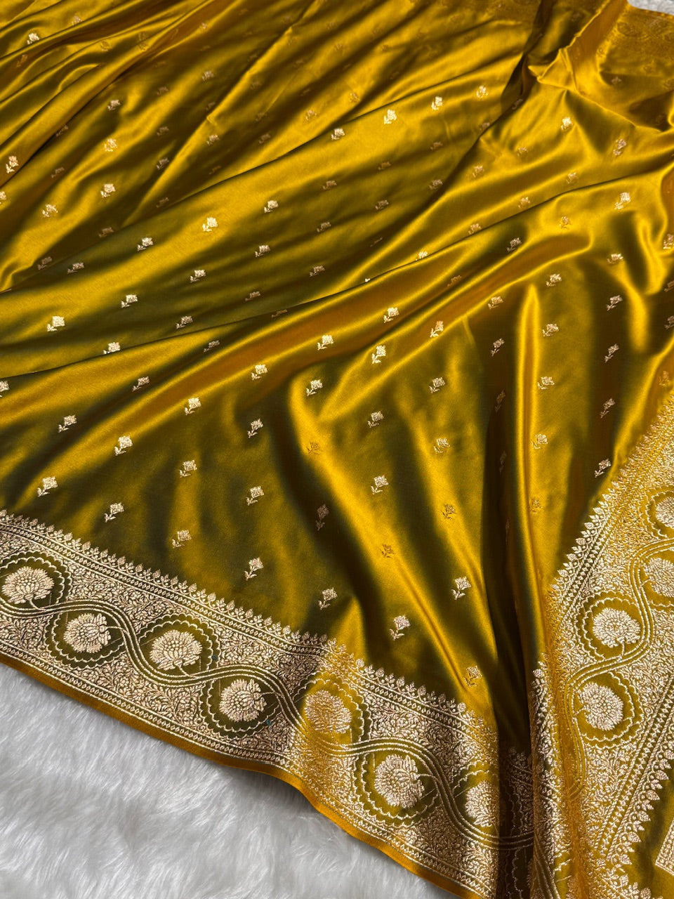 Mehandi Booti Pattern Satin Katan Silk Saree SK54