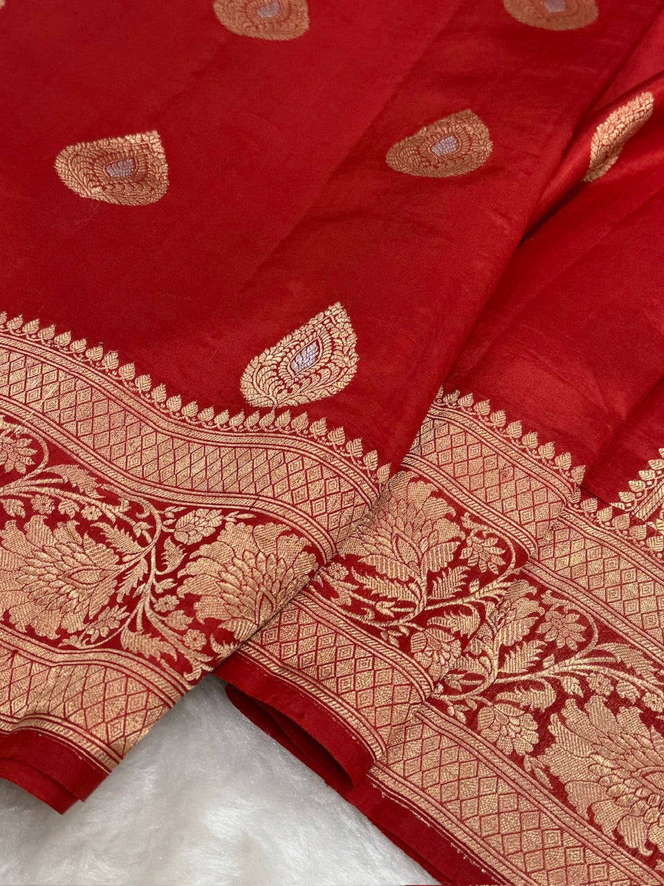 Red Shades Meena Boota Handwoven Raw Mango Silk RM-27