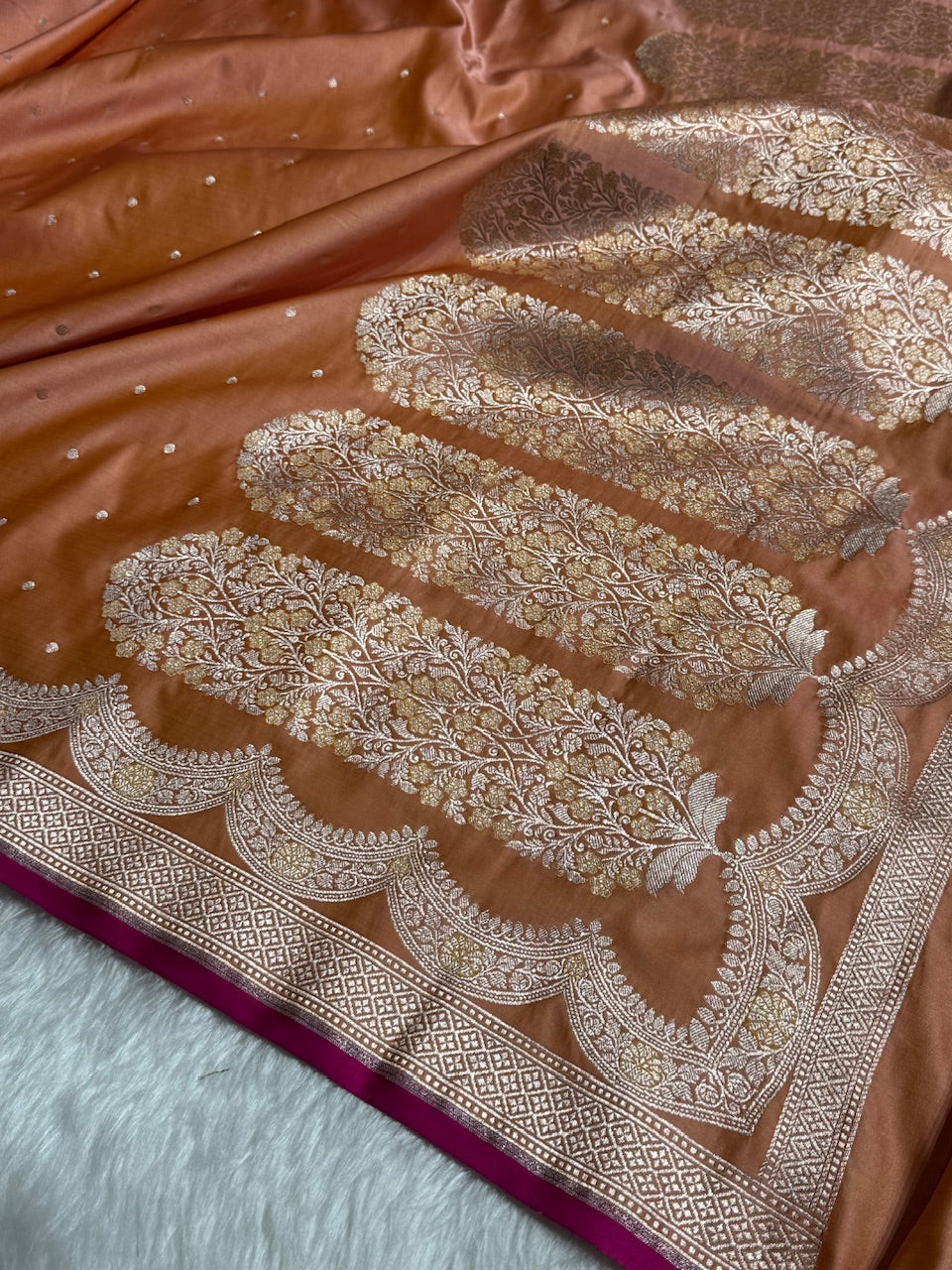Kesar Shades Scallop Motif Booti Mashru Silk Saree