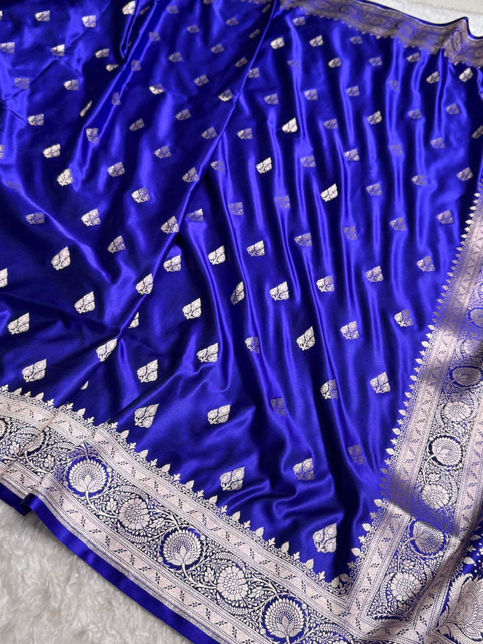 Dark Blue Banarasi Booti Katan Silk Saree