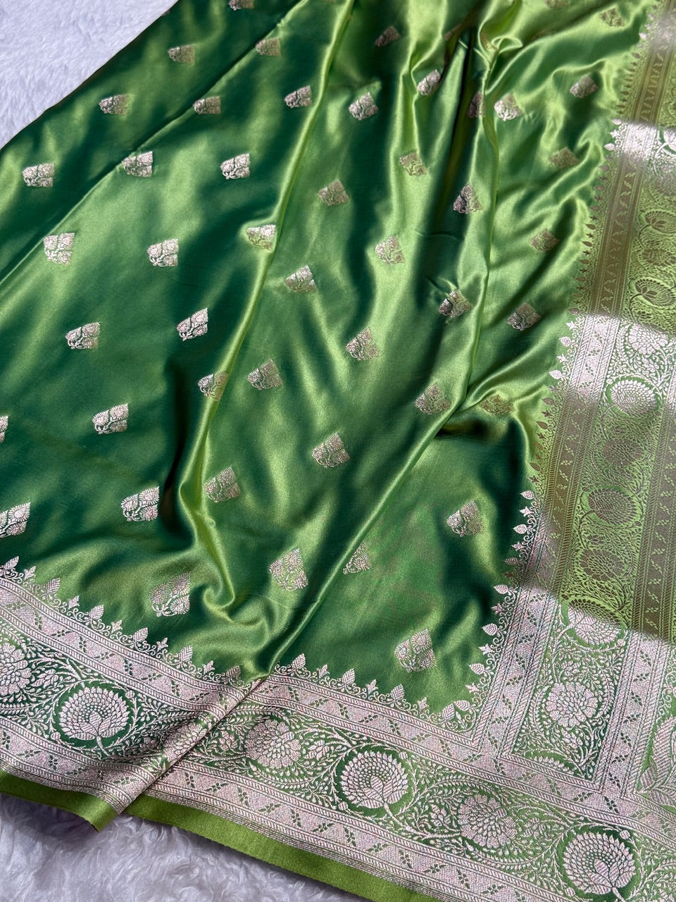 Forest Green Banarasi Booti Katan Silk Saree