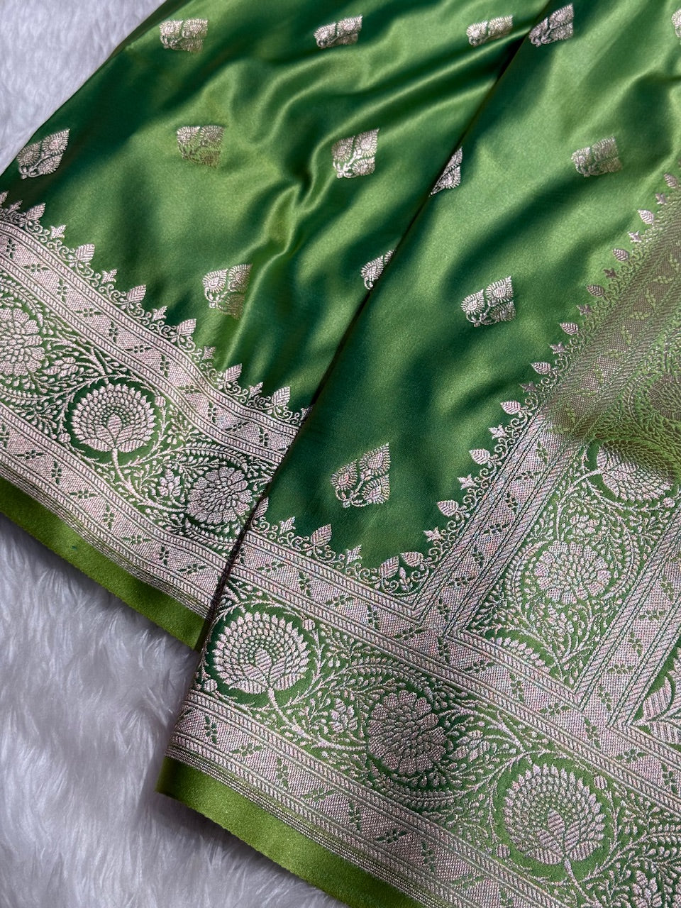 Forest Green Banarasi Booti Katan Silk Saree