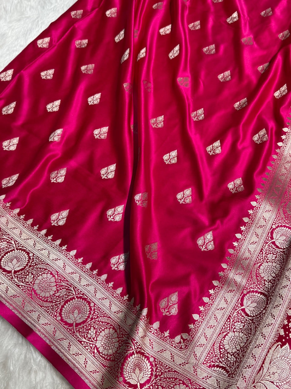 Redish Pink Banarasi Booti Katan Silk Saree
