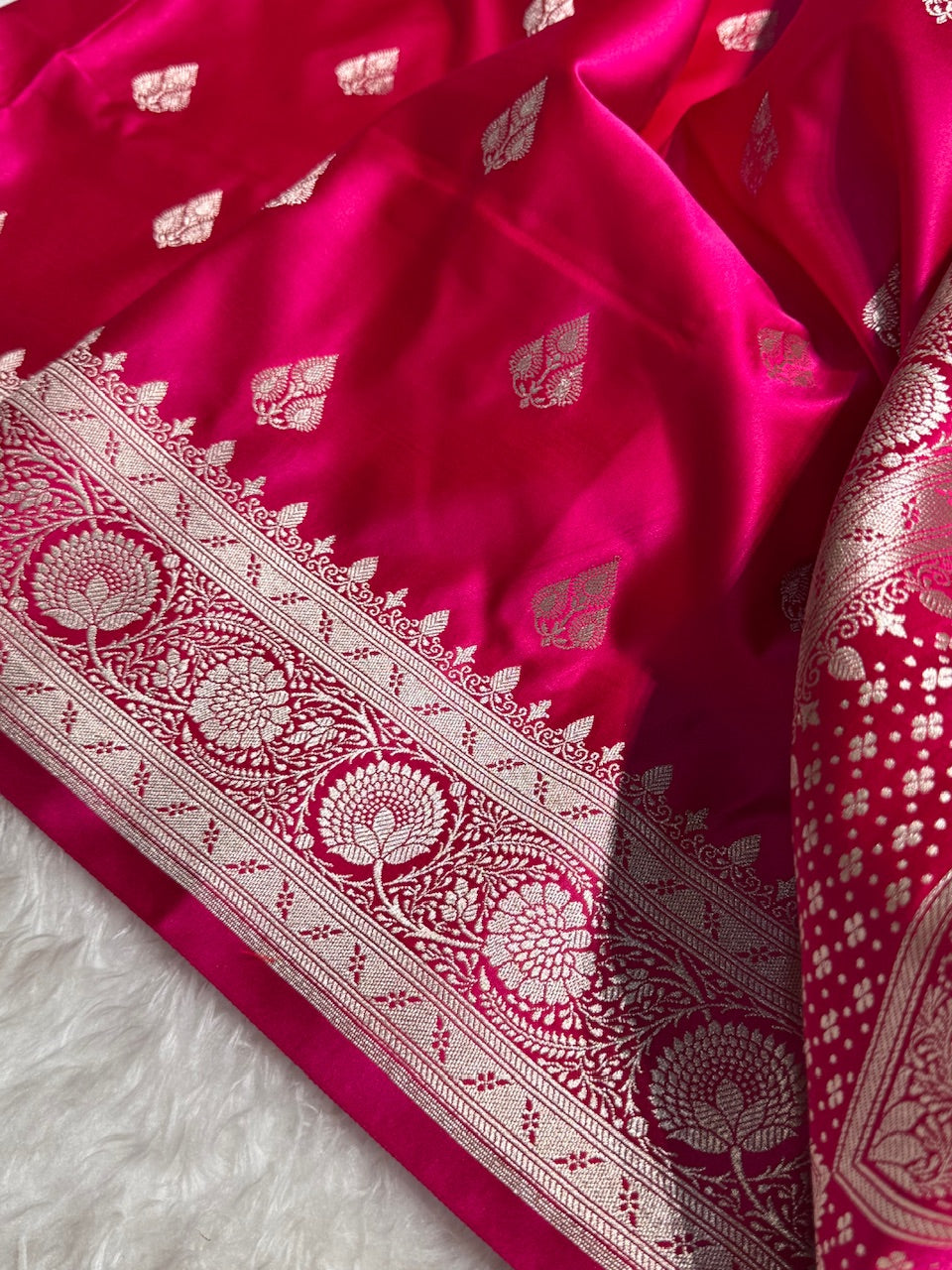 Redish Pink Banarasi Booti Katan Silk Saree