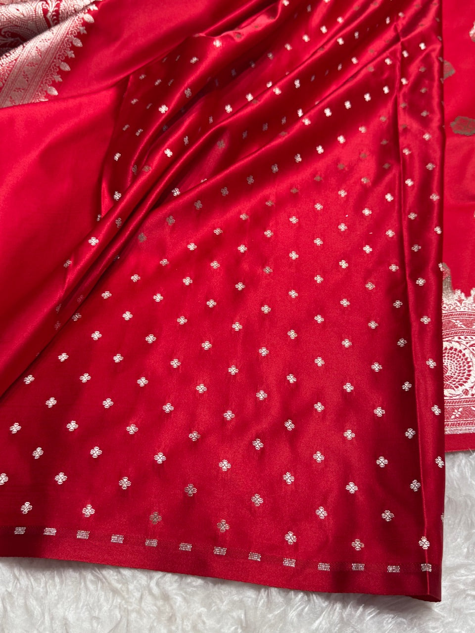 Red Banarasi Booti Katan Silk Saree