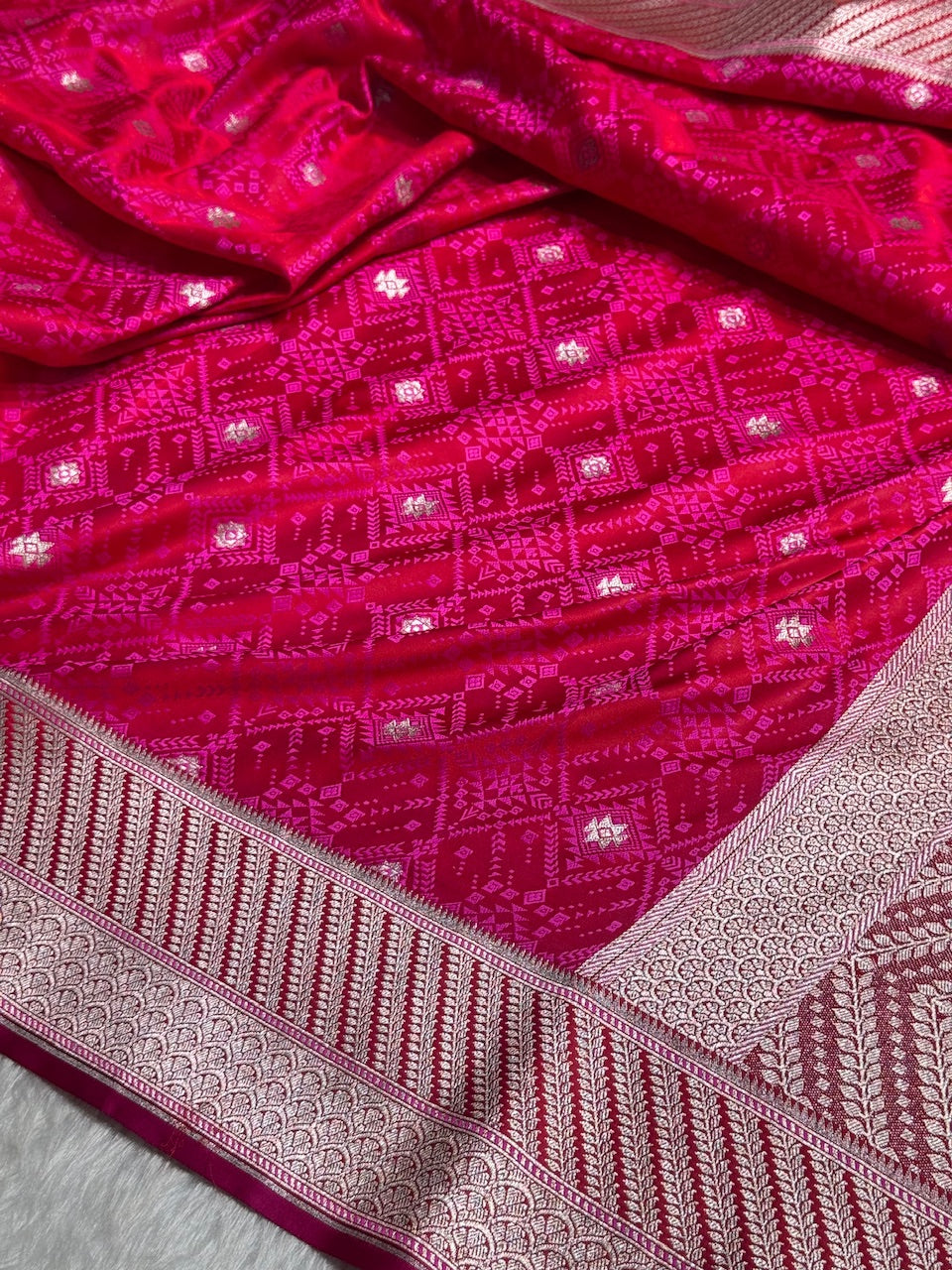 Rani Mashru Tanchoi Satin Silk Saree