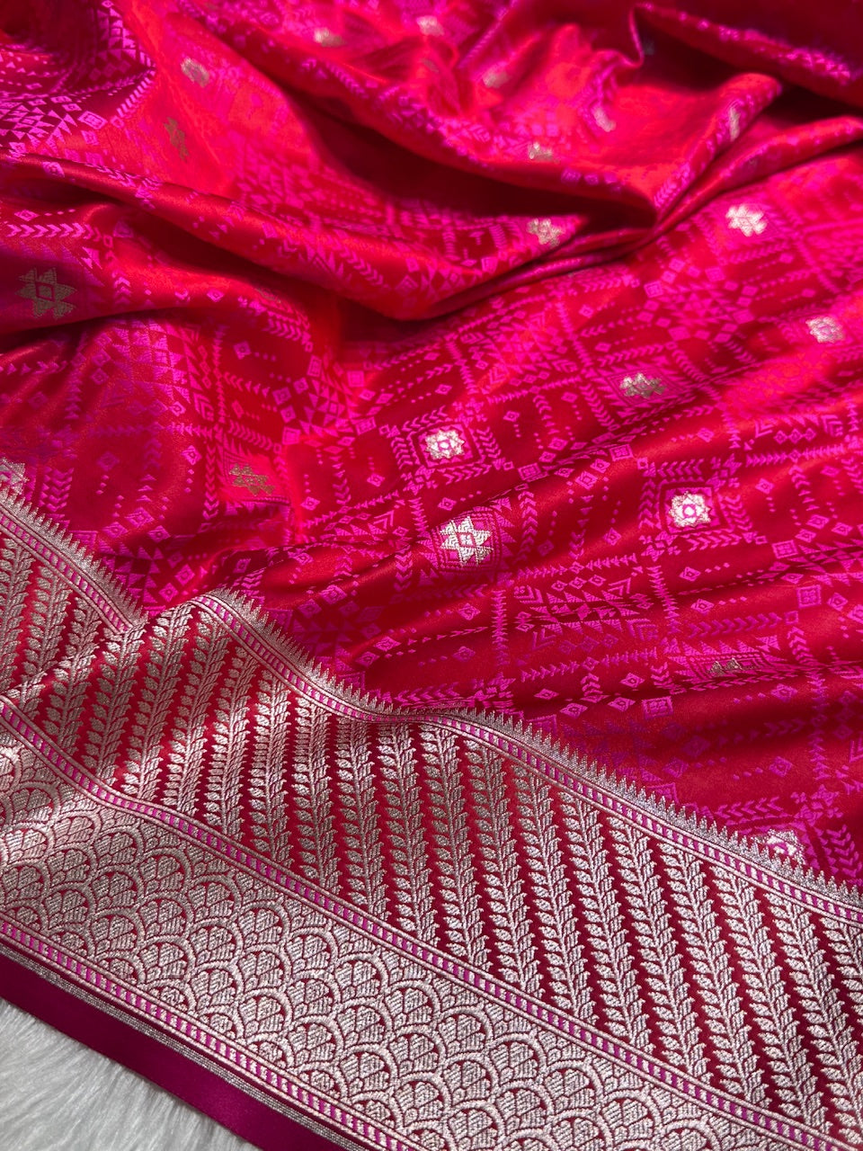 Rani Mashru Tanchoi Satin Silk Saree