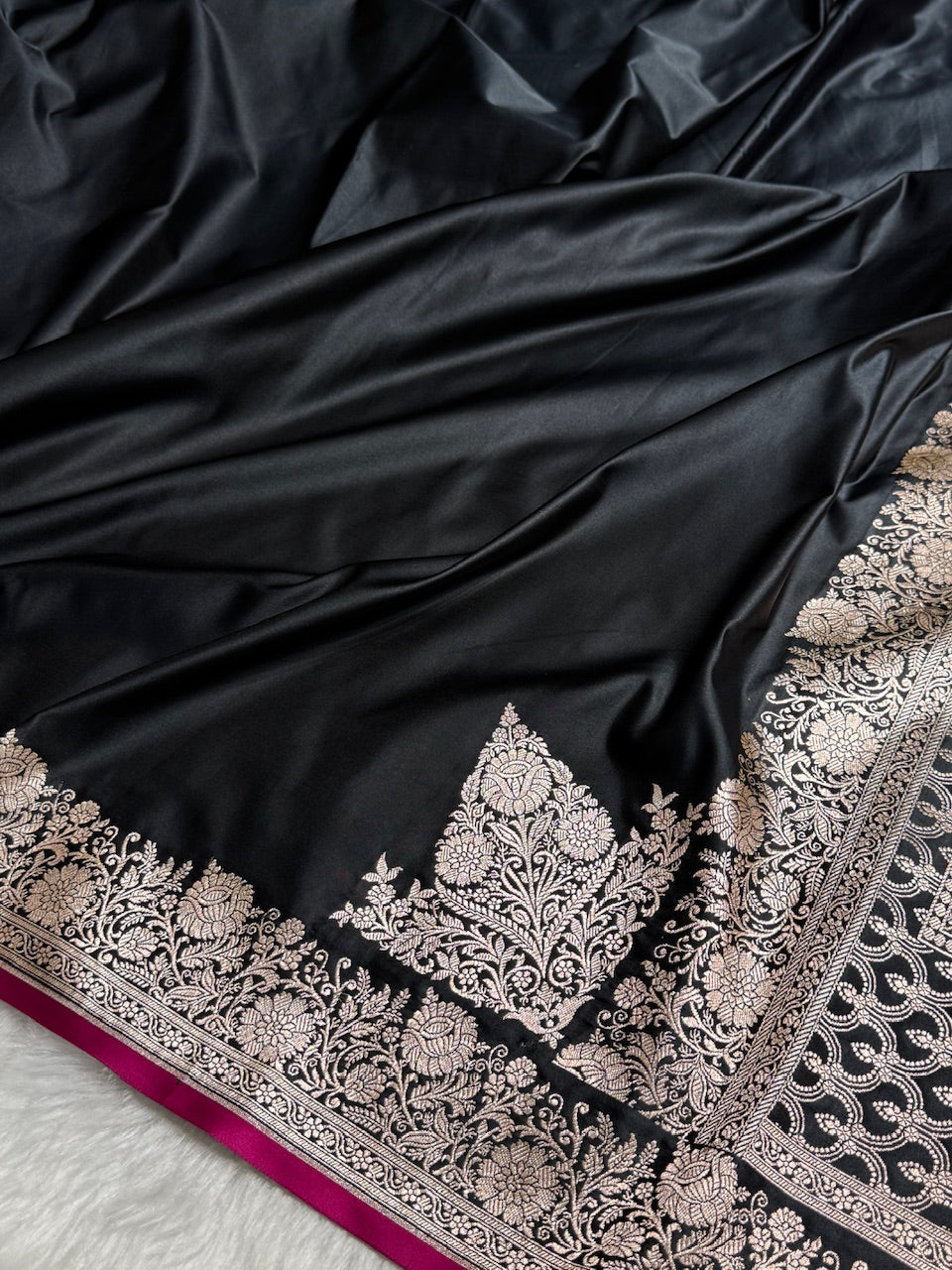 Black Shades Floral Border Mashru Silk Saree