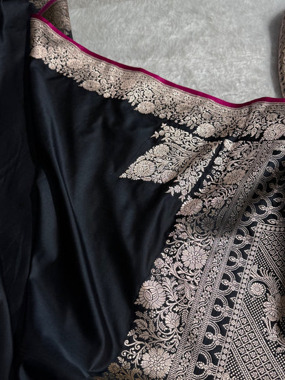 Black Shades Floral Border Mashru Silk Saree