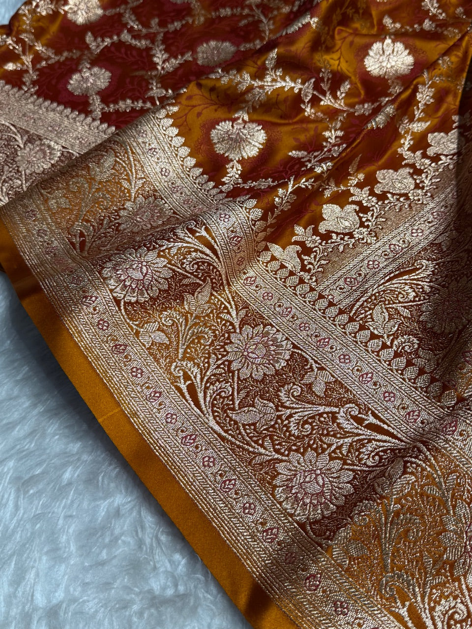 Rich Gold Tanchoi Katan Jaal Silk Saree SKTM05