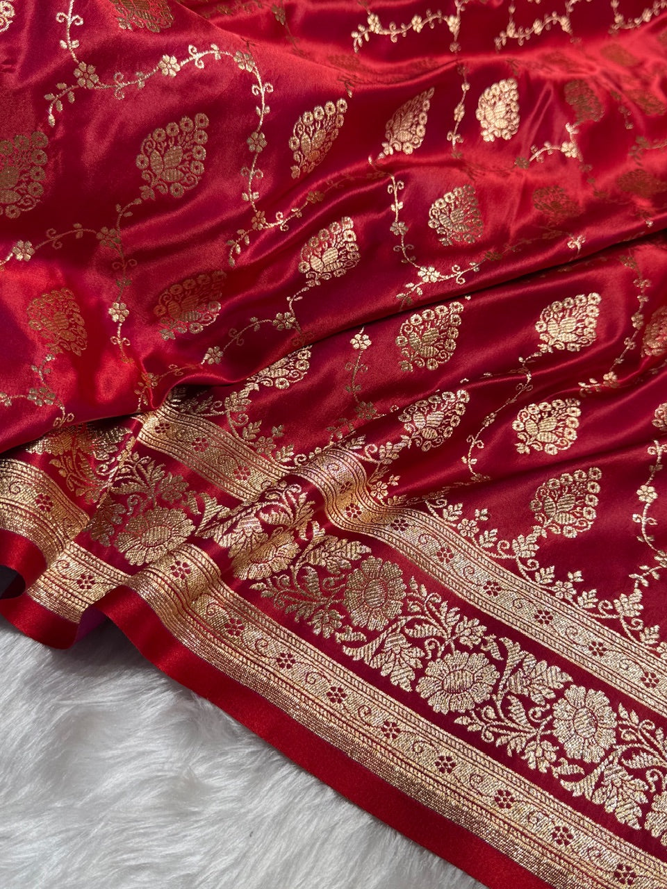 Magnetic Red Floral Jaal Pattern Satin Katan Silk saree SK42