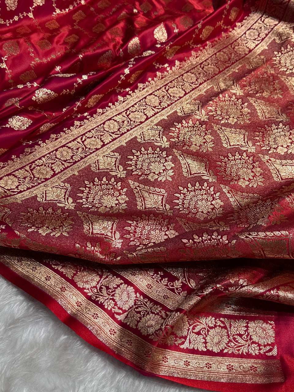 Magnetic Red Floral Jaal Pattern Satin Katan Silk saree SK42