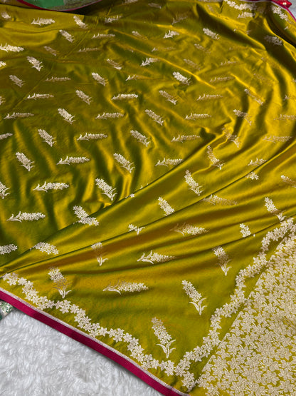 Mehandi Unique Motif Mashru Silk Saree