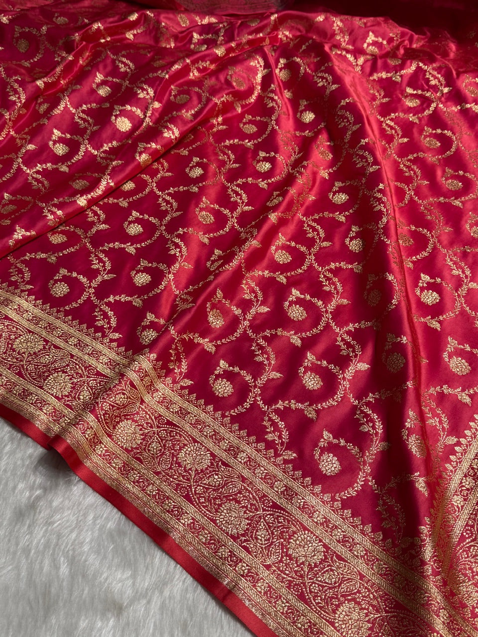 Rani Floral Jaal Pattern Satin Katan Silk saree SK55