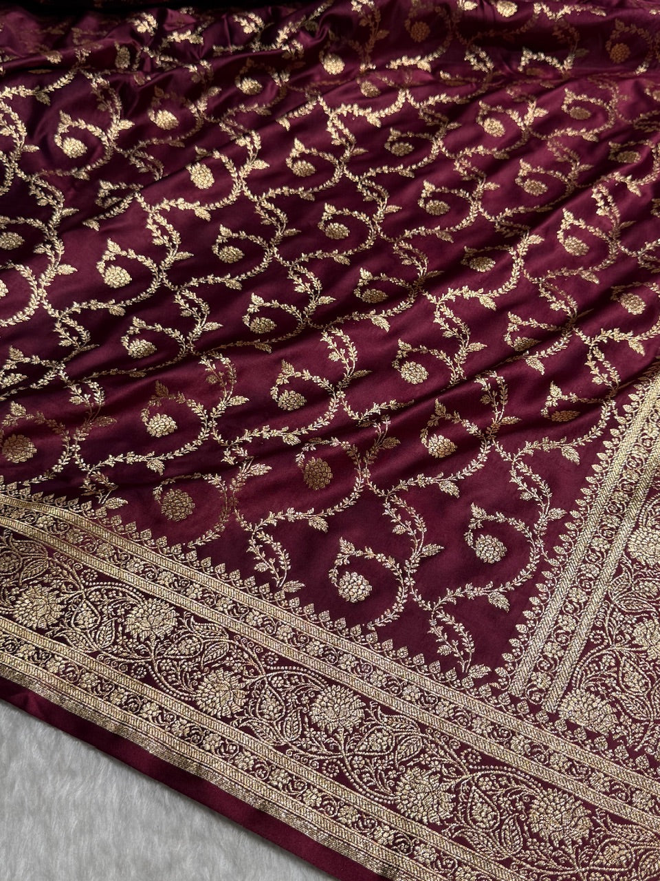 Garnet Floral Jaal Pattern Satin Katan Silk saree SK55