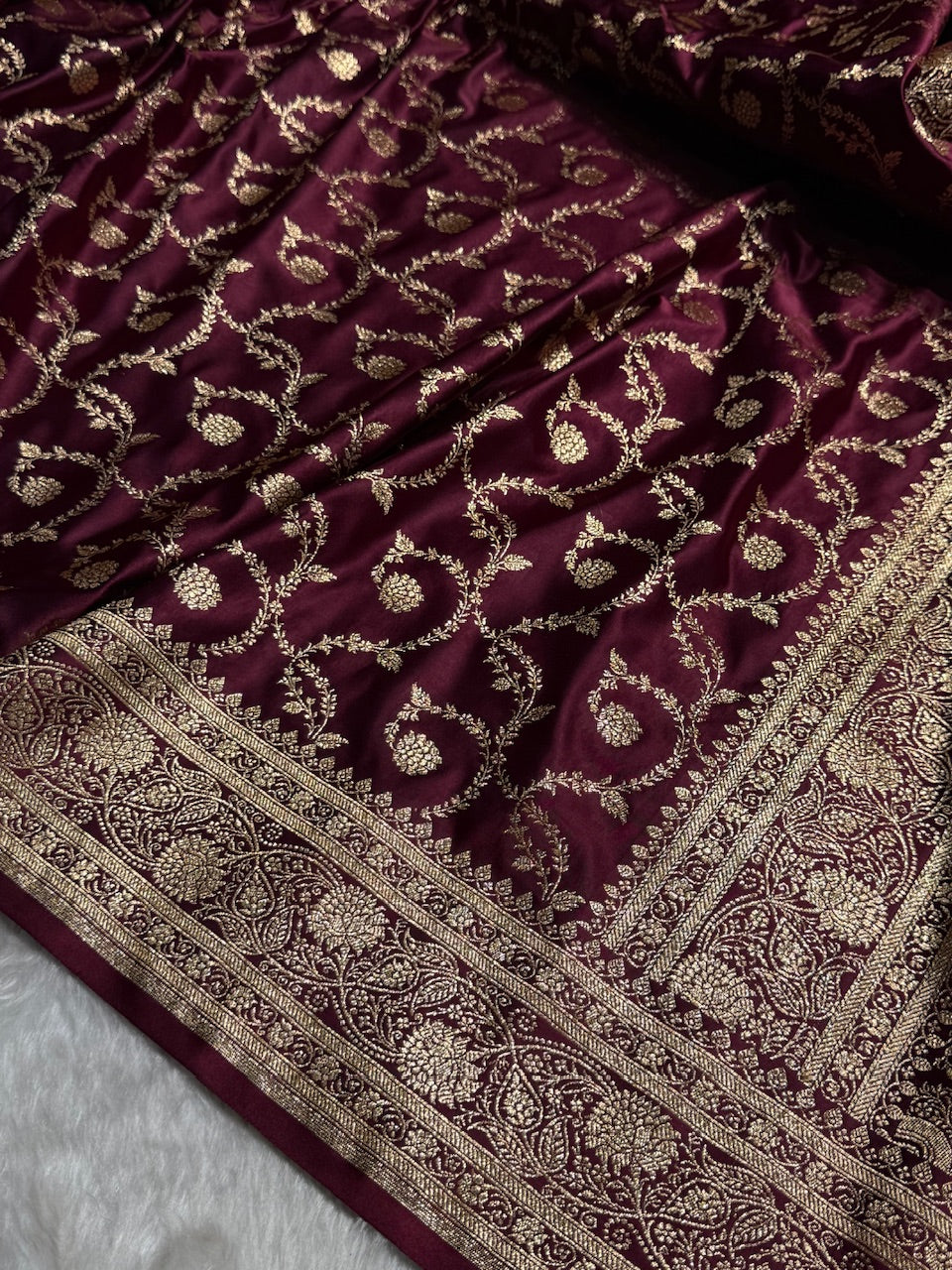 Garnet Floral Jaal Pattern Satin Katan Silk saree SK55