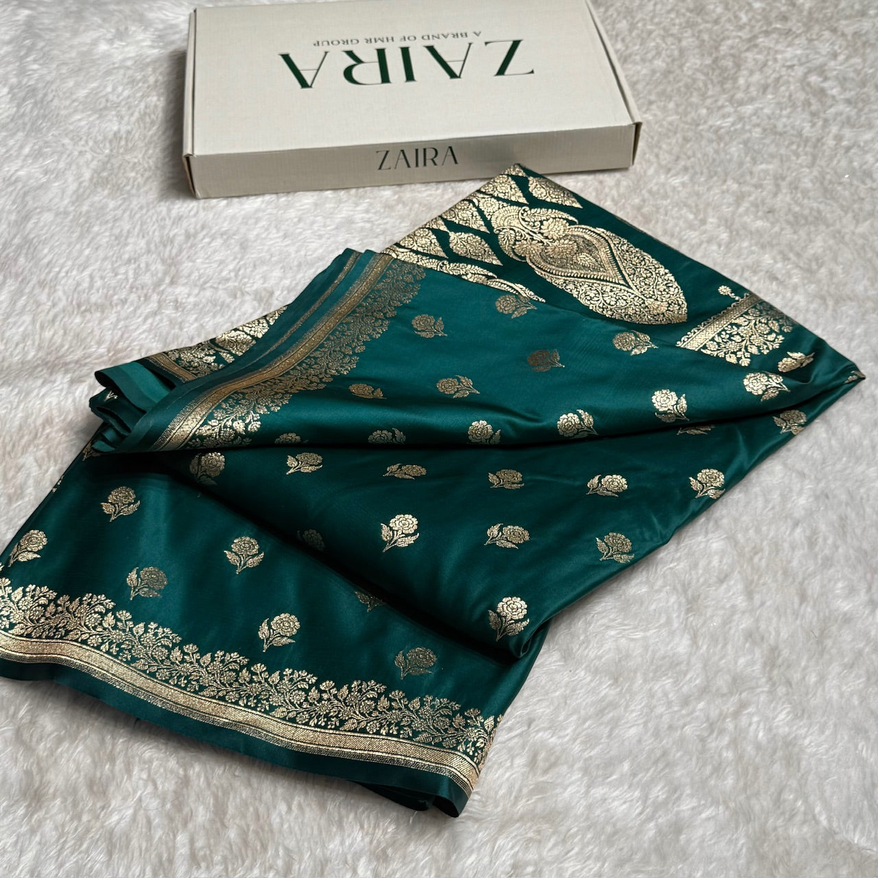 Dark Peacock Floral Booti Katan Silk Saree