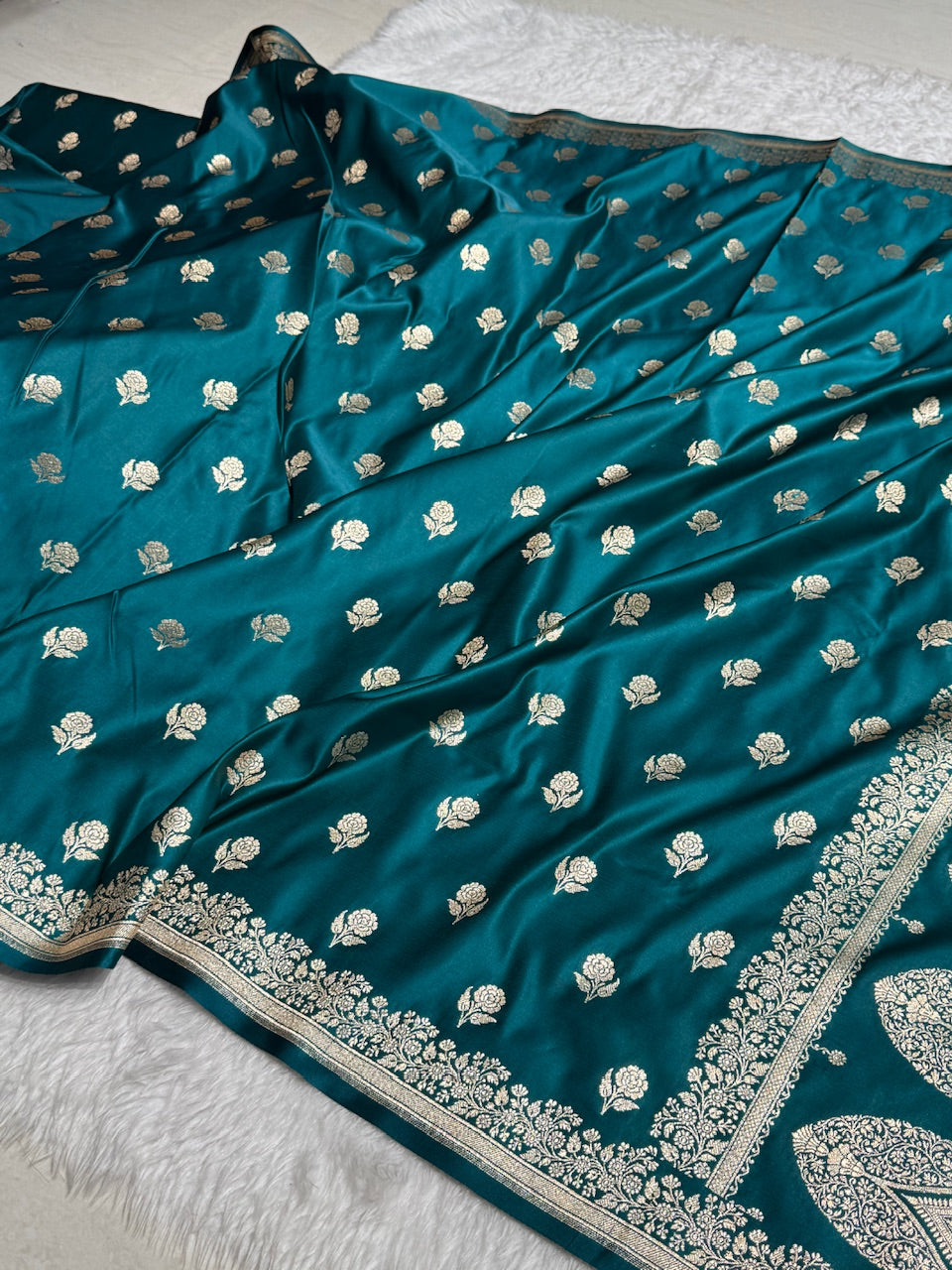 Dark Peacock Floral Booti Katan Silk Saree