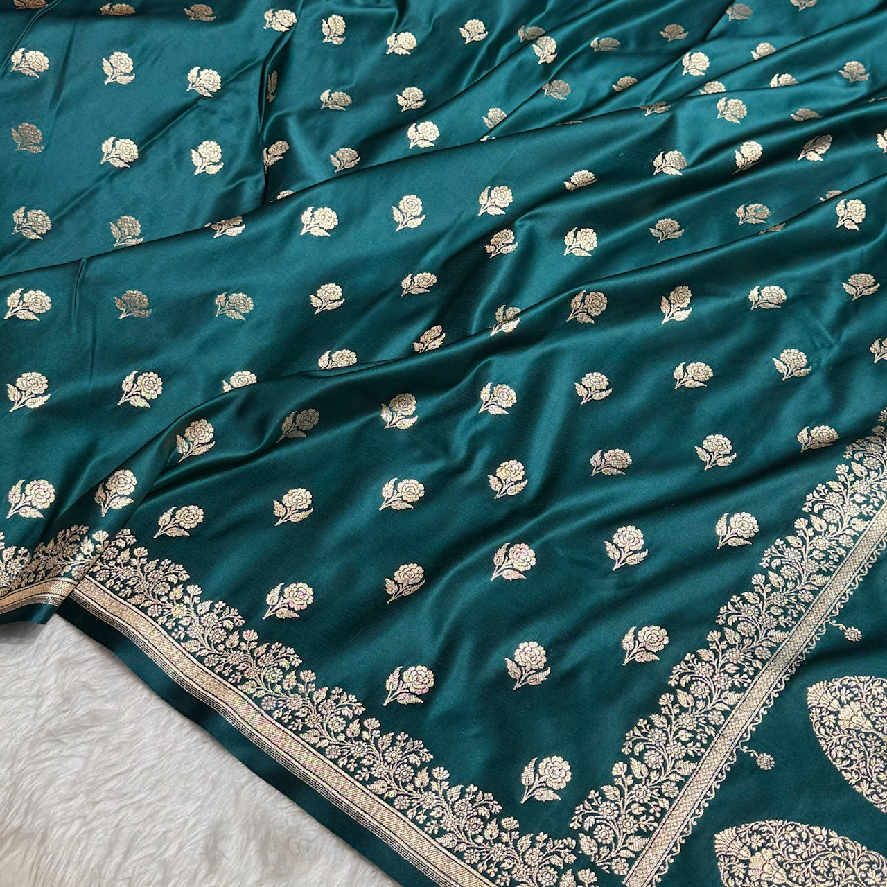 Dark Peacock Floral Booti Katan Silk Saree SK23