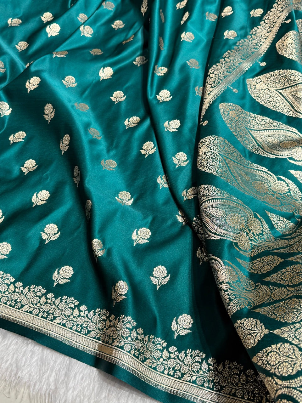 Dark Peacock Floral Booti Katan Silk Saree SK23