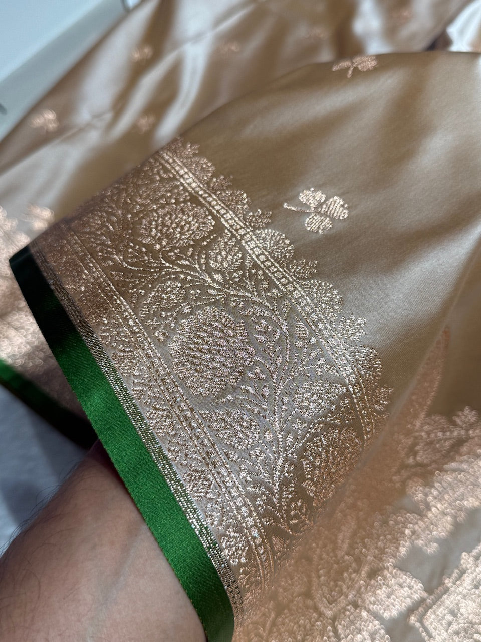 Beige Booti Katan Silk Saree SK09