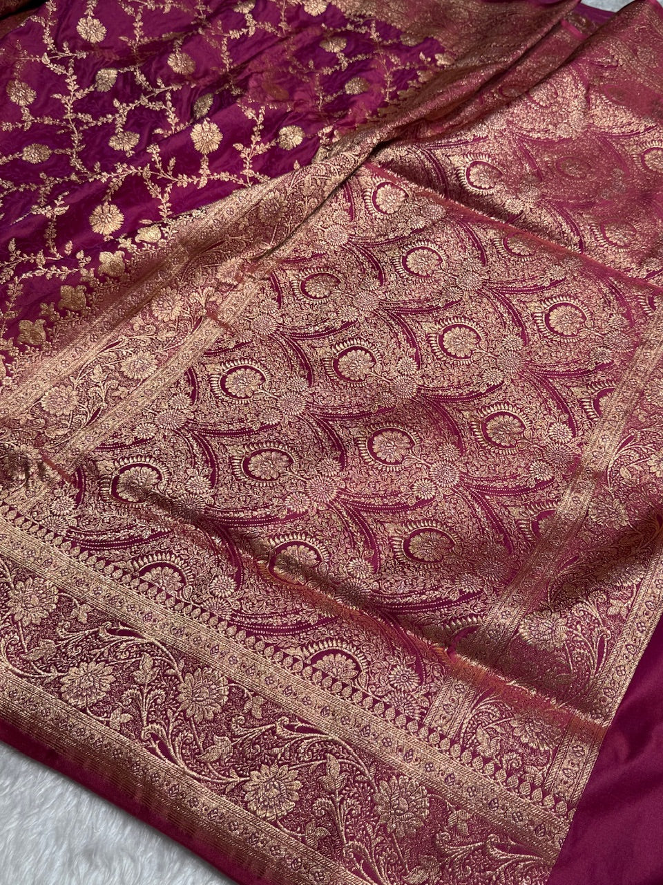 Rani Tanchoi Katan Jaal Silk Saree SKTM05
