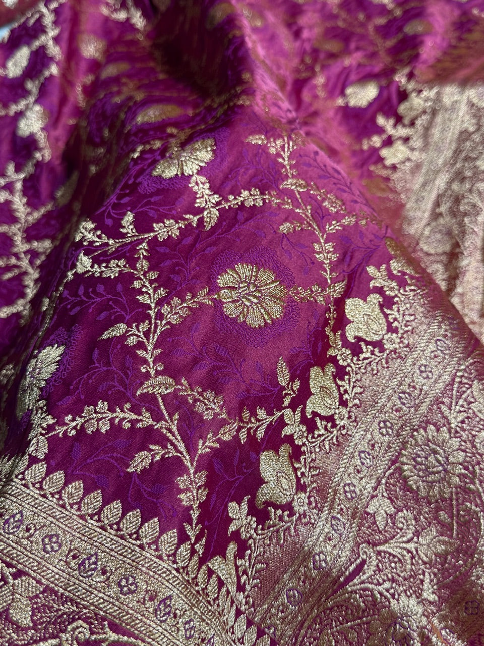 Rani Tanchoi Katan Jaal Silk Saree SKTM05