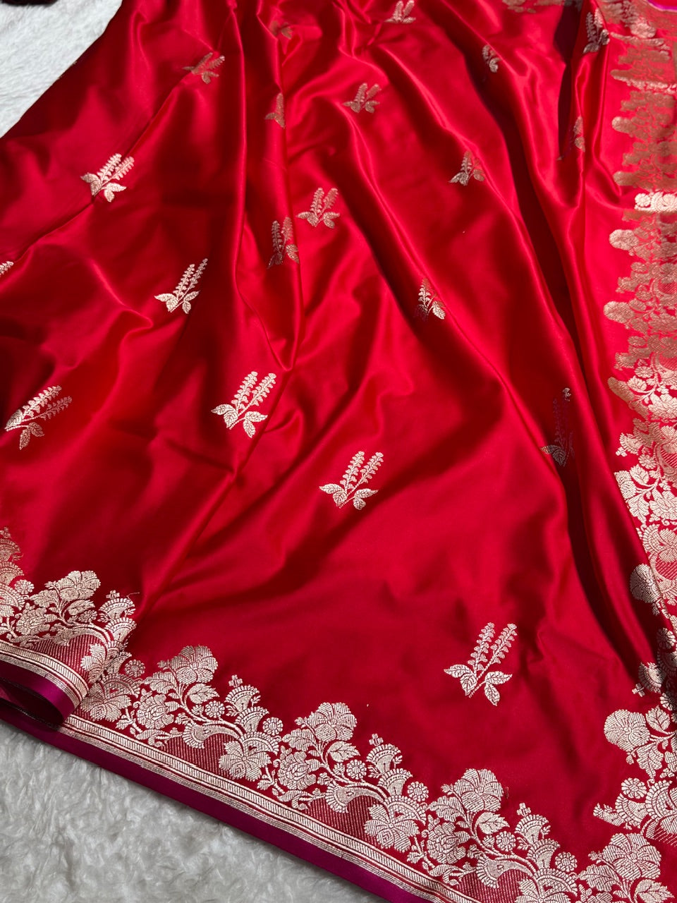 Red Floral Boota Mashru Silk Saree