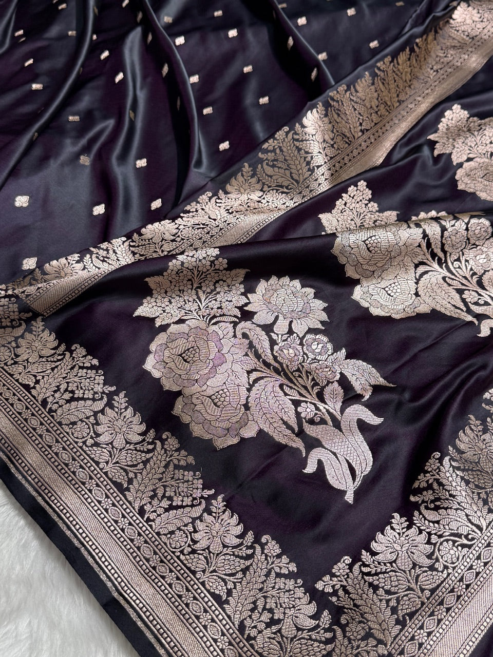 Dark Purple Shades Motif Booti Mashru Silk Saree