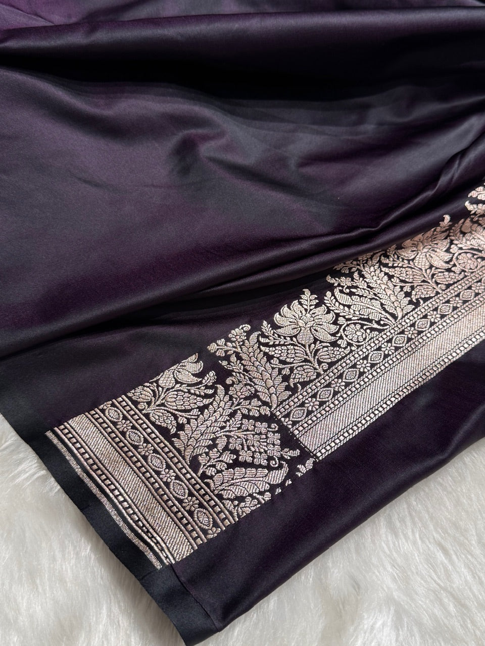 Dark Purple Shades Motif Booti Mashru Silk Saree