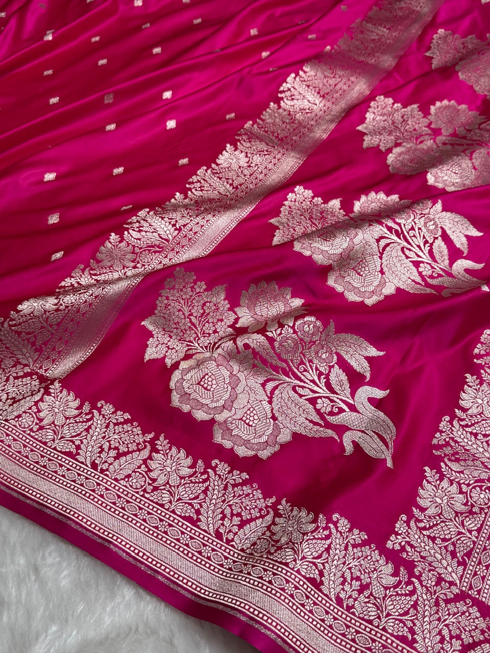 Rani Shades Motif Booti Mashru Silk Saree