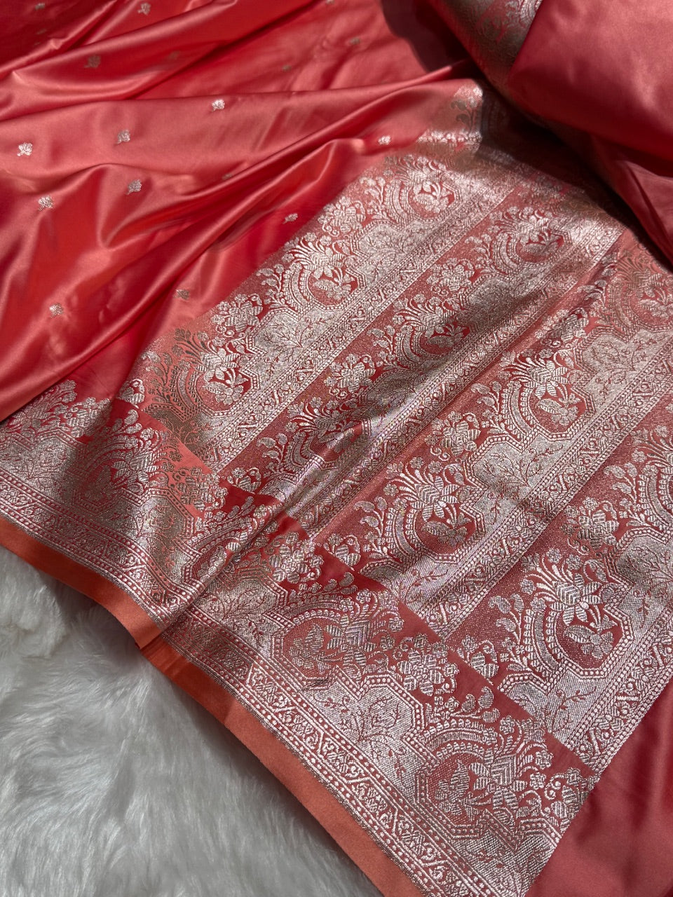 Peach Shades Motif Booti Mashru Silk Saree
