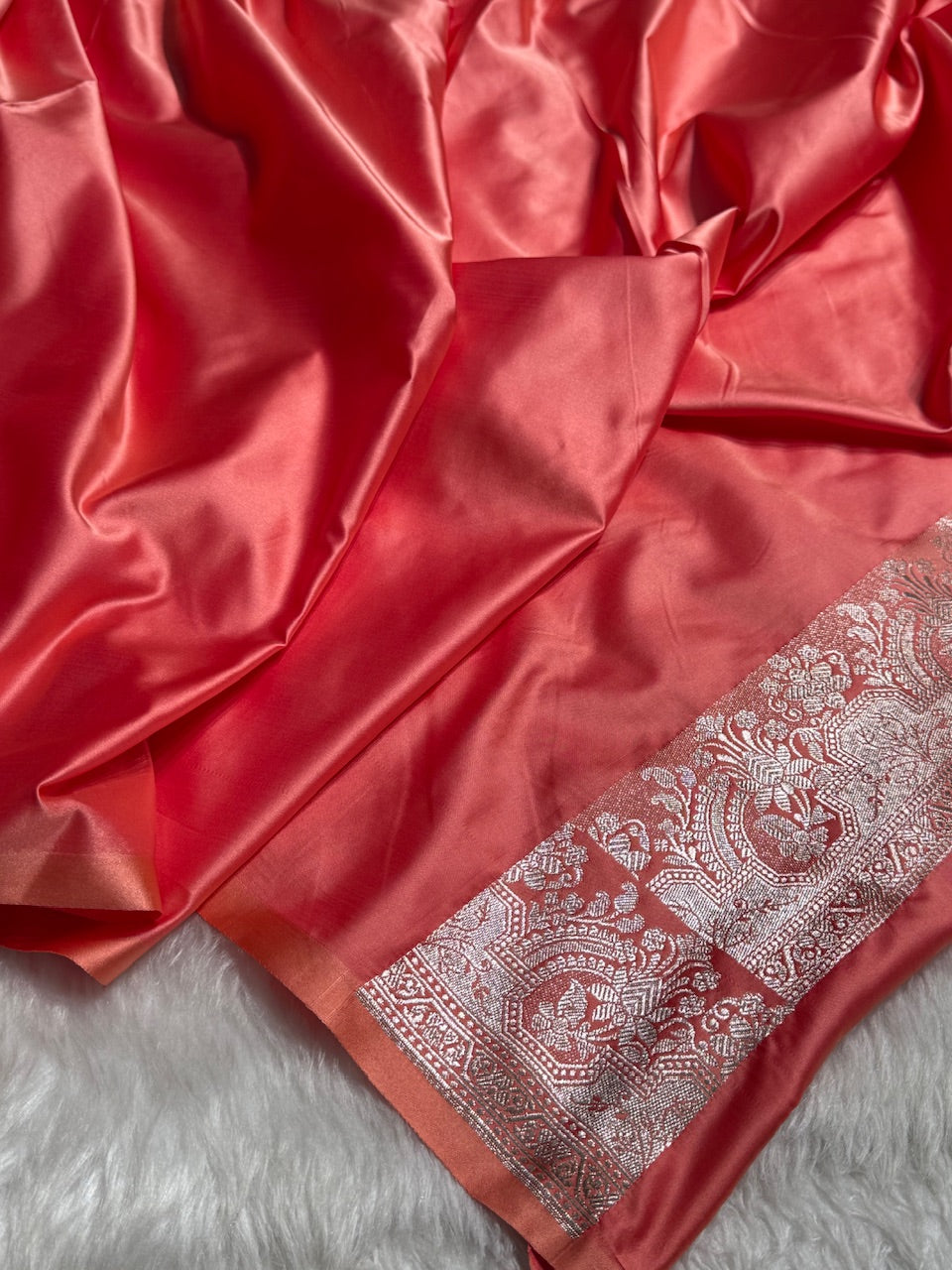 Peach Shades Motif Booti Mashru Silk Saree