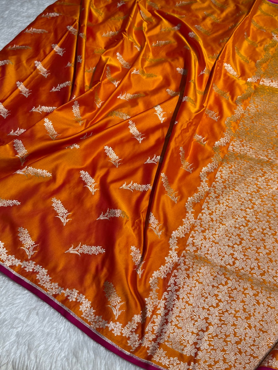 Gold Unique Motif Mashru Silk Saree