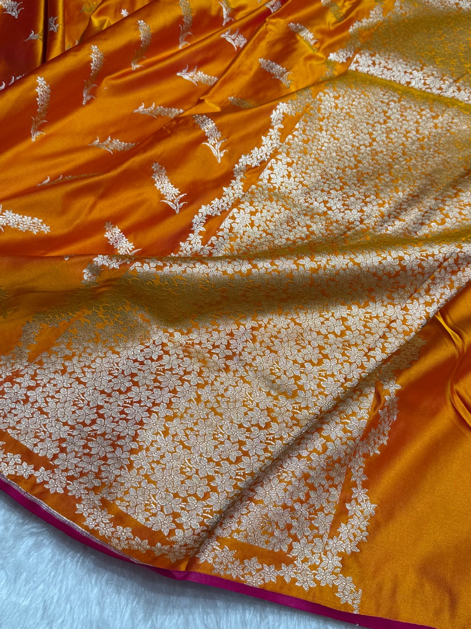 Gold Unique Motif Mashru Silk Saree
