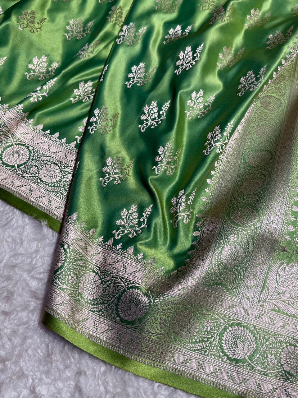 Premium Cross Parrot Green Banarasi Booti Katan Silk Saree