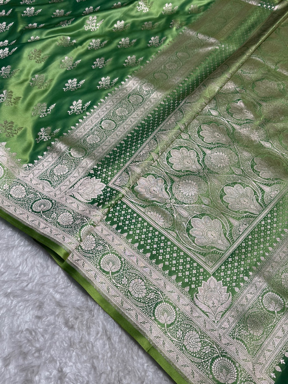 Premium Cross Parrot Green Banarasi Booti Katan Silk Saree