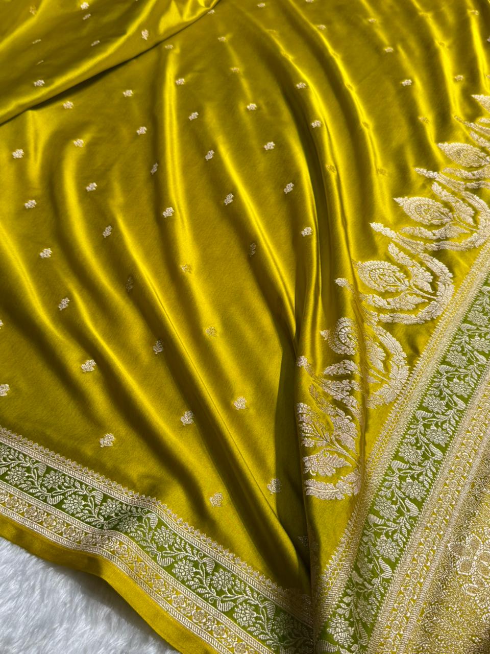 Mesmerising Liril Mahndi Colour Mashru Satin Silk Banarasi Saree MCS106