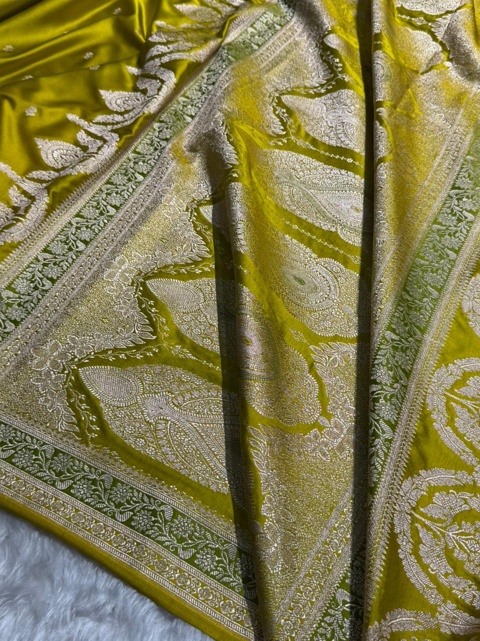 Mesmerising Liril Mahndi Colour Mashru Satin Silk Banarasi Saree MCS106